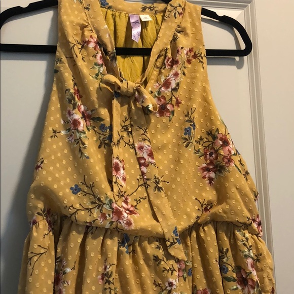 Alta Blouse size medium, neck tie - Picture 3 of 3